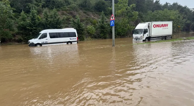 İstanbul'da şiddetli yağışın olumsuz etkileri sürüyor