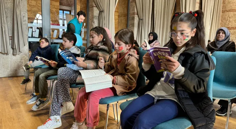 İstanbul'da "Ufka Yolculuk" yarışmasının kitap okuma etkinliği düzenlendi