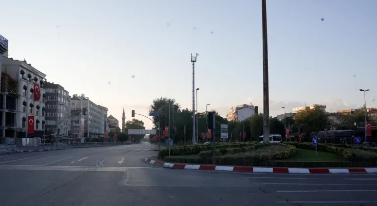 İstanbul'da Zafer Bayramı kutlamaları nedeniyle bazı yollar trafiğe kapatıldı