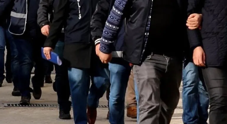 İstanbul'daki FETÖ operasyonunda 61 muvazzaf asker tutuklandı