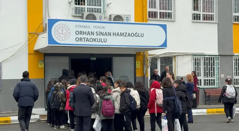 İstanbul'daki okullarda ikinci ara tatilin ardından ilk ders zili çaldı