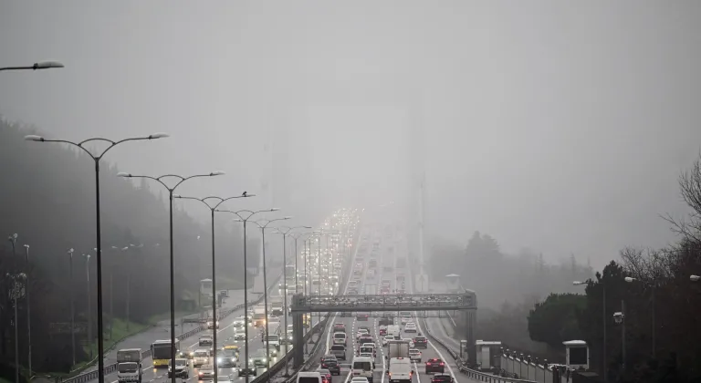 İstanbul'un bazı ilçelerinde sis etkili oluyor