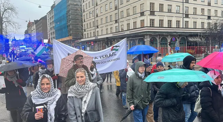 İsveç'te, İsrail'in Filistin ve Lübnan'a saldırıları protesto edildi