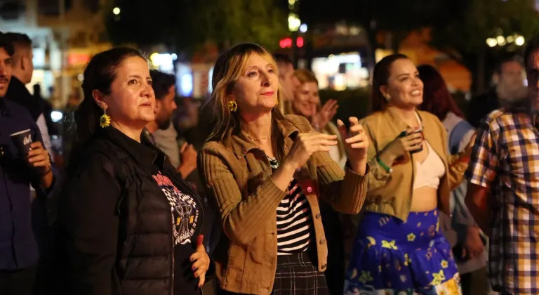 İtalyan "Fusion Project" grubu Marmaris'te konser verdi