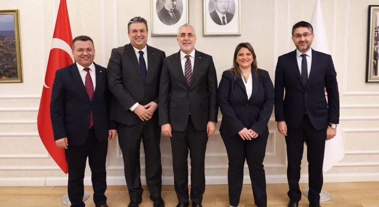 İtalyan şef Claudio Chinali'ye "Turkuaz Kart" verildi