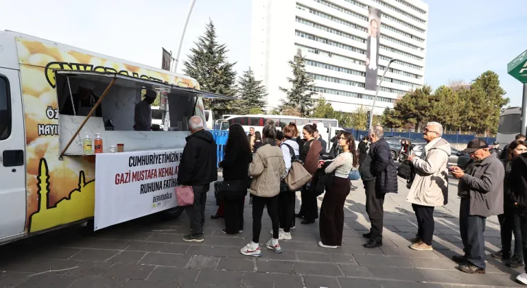 İYİ Parti, Atatürk'ün vefatının 87. yılı dolayısıyla lokma dağıttı