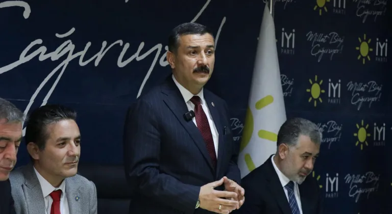 İYİ Parti Genel Başkan Yardımcısı Selçuk Türkoğlu, Kayseri'de partililerle bir araya geldi