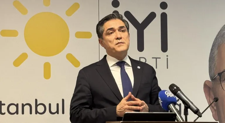 İYİ Parti Sözcüsü Kavuncu, İstanbul'da basın toplantısı düzenledi: