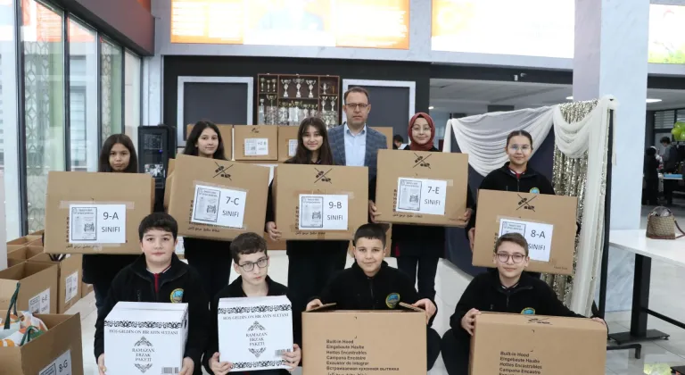 "İyilik timi" oluşturan öğrenciler depremzede akranları için kolları sıvadı