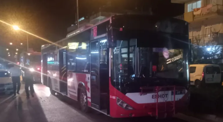 İzmir'de belediye otobüsünde çıkan yangın hasara neden oldu