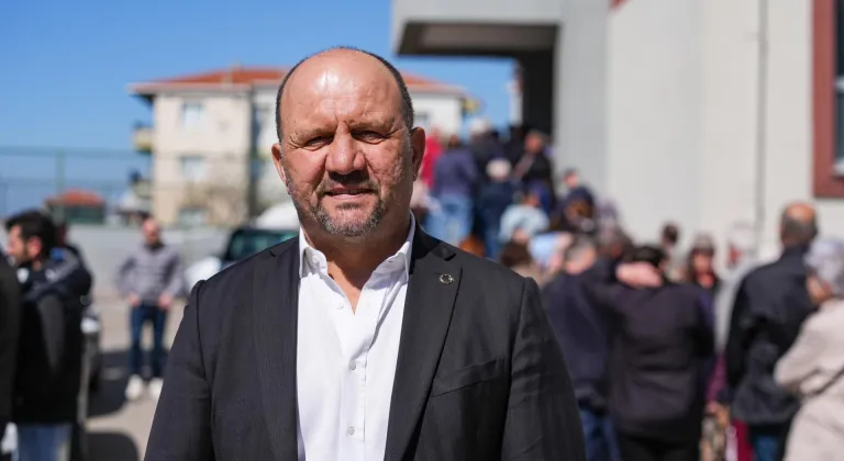 İzmir'de çifte vatandaşlar Bulgaristan'daki genel seçim için sandık başına gitti