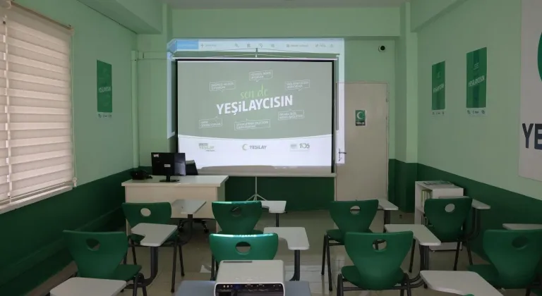 İzmir'de çocuk ve gençlik kapalı ceza infaz kurumunda "Yeşilay Kulüp Odası" açıldı