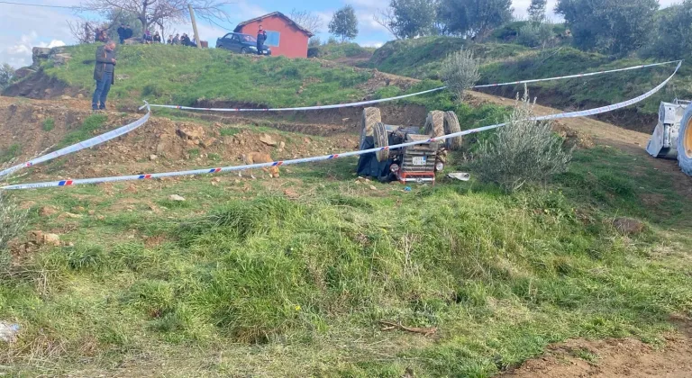 İzmir'de devrilen traktörün sürücüsü öldü