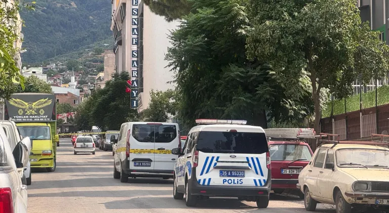 İzmir'de evde silahla yaralanan çocuk hastanede hayatını kaybetti
