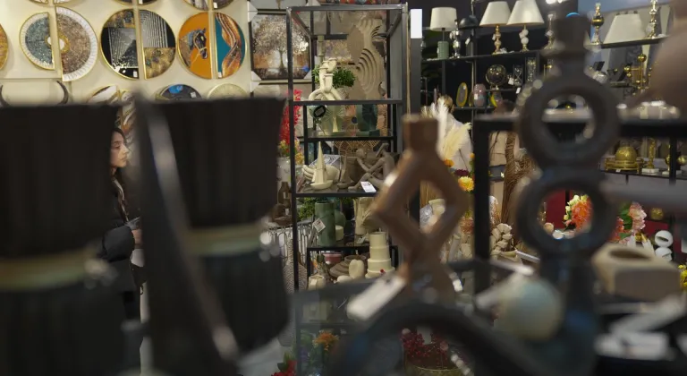 İzmir'de mobilya fuarı kapılarını açtı