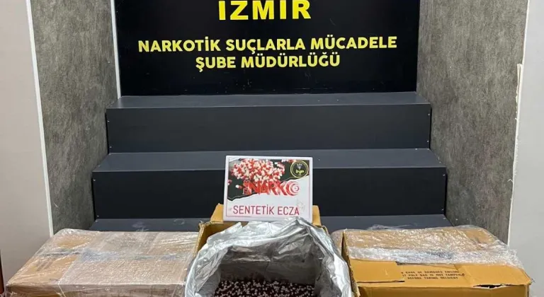 İzmir'de uyuşturucu operasyonunda 300 bin sentetik ecza ele geçirildi