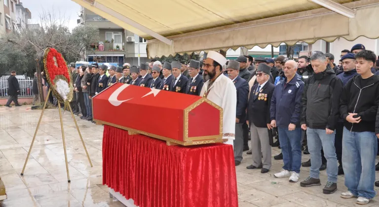 İzmirli Kıbrıs gazisi Salih Akdağ, son yolculuğuna uğurlandı