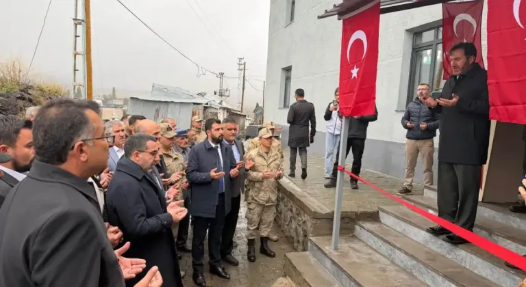 Kağızman Tunçkaya köyü’nde yeni cami dualarla ibadete açıldı