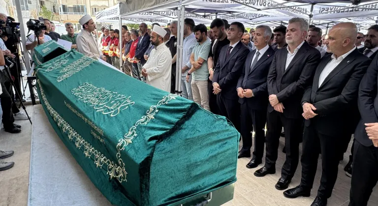 Kahramanmaraş'ta yangında hayatını kaybeden 3 kardeşin cenazeleri defnedildi