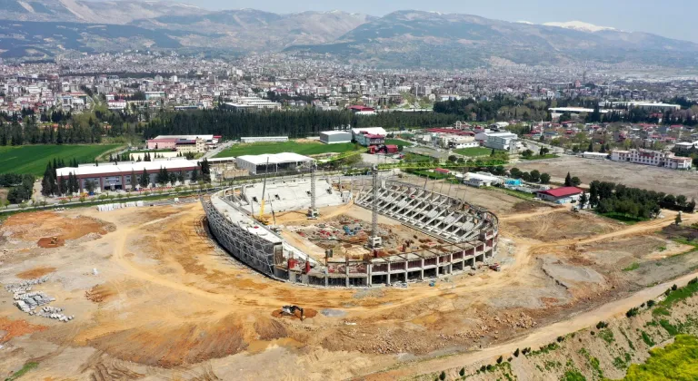 Kahramanmaraş'ta yapımı süren yeni stadyumun 2027-2028 sezonunda açılması planlanıyor