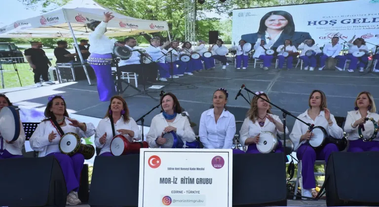 Kakava ve Hıdırellez Şenlikleri kutlamaları Sarayiçi'nde ritim ve dans gösterileriyle başladı
