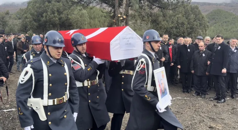 Kalp krizi sonucu vefat eden asker Sinop'ta toprağa verildi