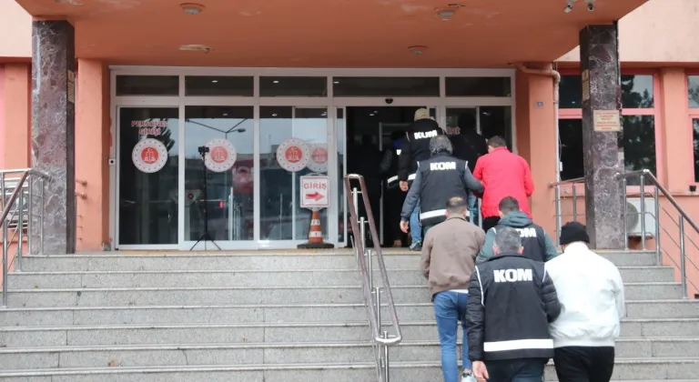 Karabük merkezli 7 ilde düzenlenen dolandırıcılık operasyonunda yakalanan 7 zanlı tutuklandı