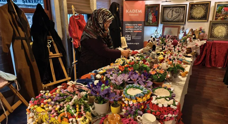 Karabük'te KADEM gönüllüsü kadınlar el emeği ürünlerini sergiledi