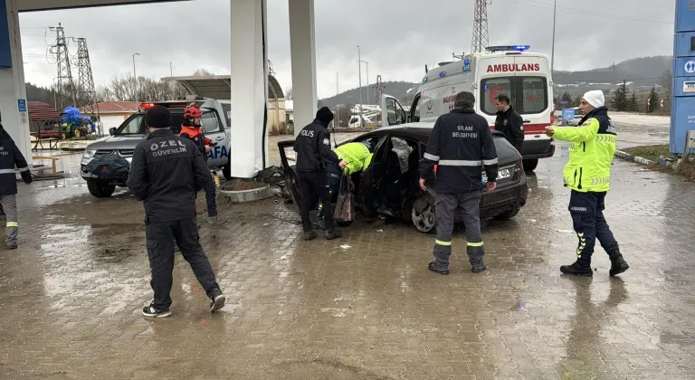 Karabük'te LPG istasyonuna çarpan otomobildeki 5 kişi yaralandı