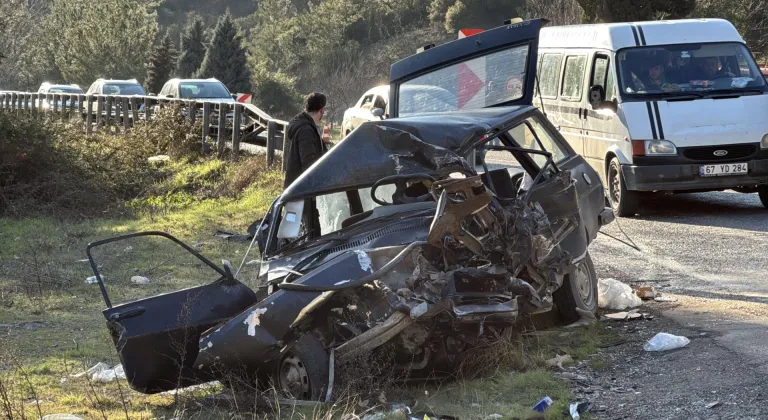 Karabük'te otomobille kamyonun çarpıştığı kazada 1 kişi öldü, 5 kişi yaralandı