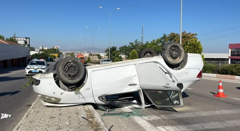 Karaman'da otomobilin takla attığı kazada 5 kişi yaralandı