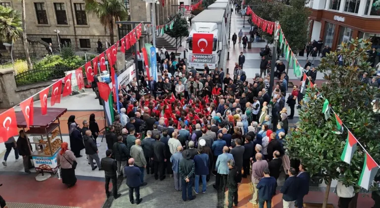 Kardeşlik Tırları Trabzon’dan Gazze’ye Yolculuğa Çıktı