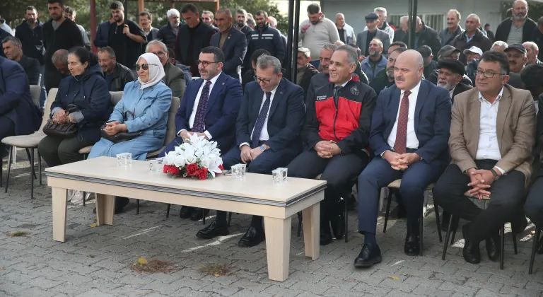 Kars'ta afetten zarar gören çiftçilere tohum ve arı kovanı dağıtıldı