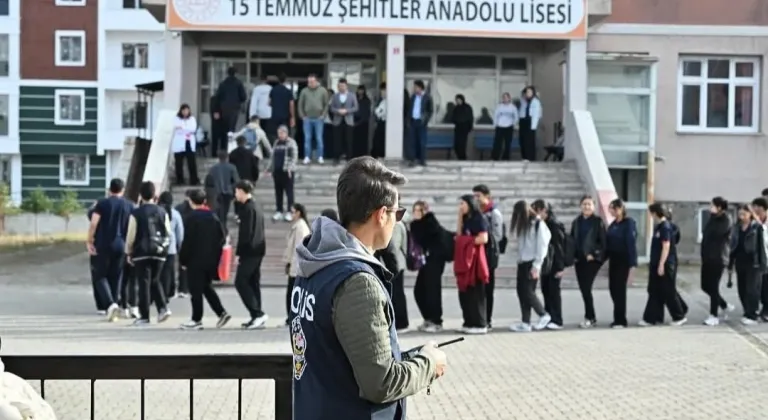 Kars'ta asayiş ekipleri okul çevrelerinde teyakkuzda