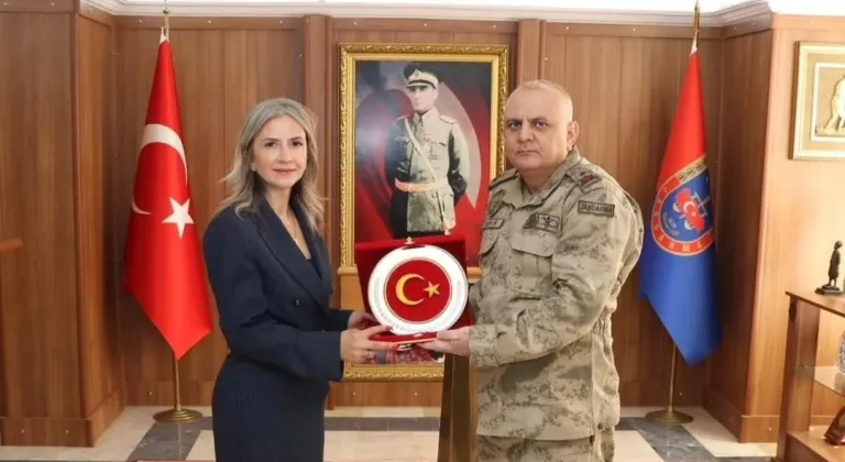 Kars'ta Kızılay ve jandarma iş birliği görüşüldü