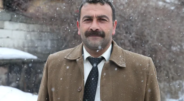 Kars'ta kurt saldırısında 214 koyunu telef olan besicinin yüzü destek kampanyasıyla güldü