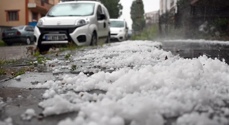 Kars'ta sağanak ve dolu hayatı olumsuz etkiledi