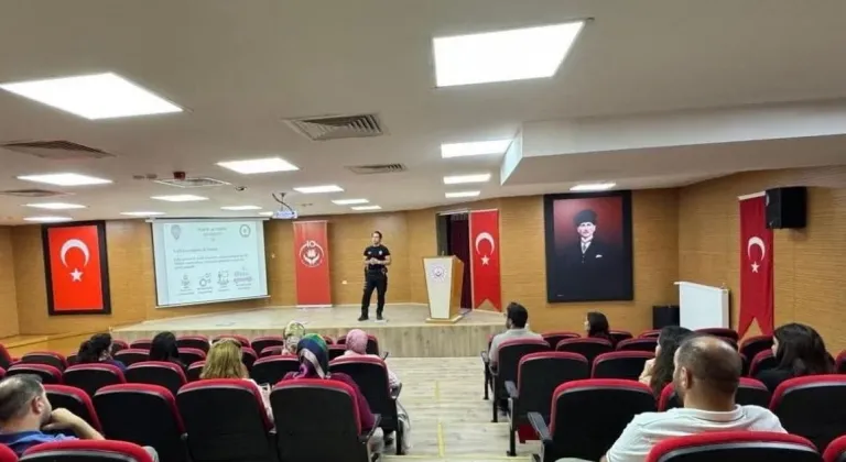 Kars'ta trafik farkındalığı için eğitim düzenlendi