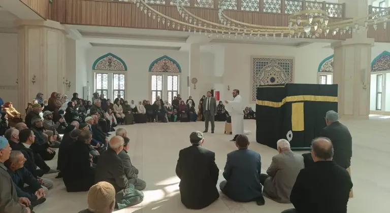 Kars’ta Umre yolcularına bilgilendirme semineri düzenlendi