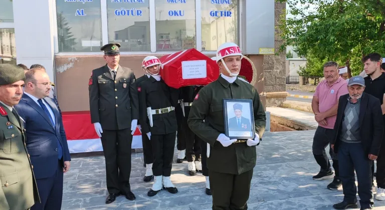 Kars'ta vefat eden Kıbrıs gazisi son yolculuğuna uğurlandı
