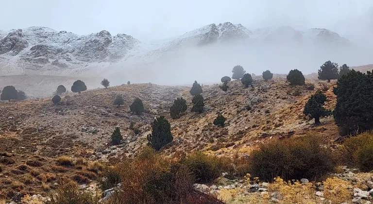 Kaş'ın yüksek kesimlerine kar yağdı