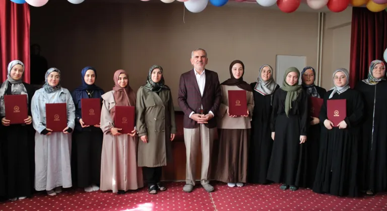 Kastamonu Şehit Şerife Bacı Kur'an Kursu'nda 60 öğrenci eğitimini tamamladı