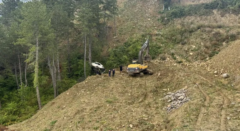 Kastamonu'da işçileri taşıyan minibüsün devrildiği kazada 1 kişi öldü, 4 kişi yaralandı