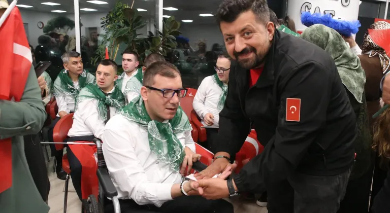 Kastamonu'da özel gereksinimli bireylere "asker kınası" yakıldı