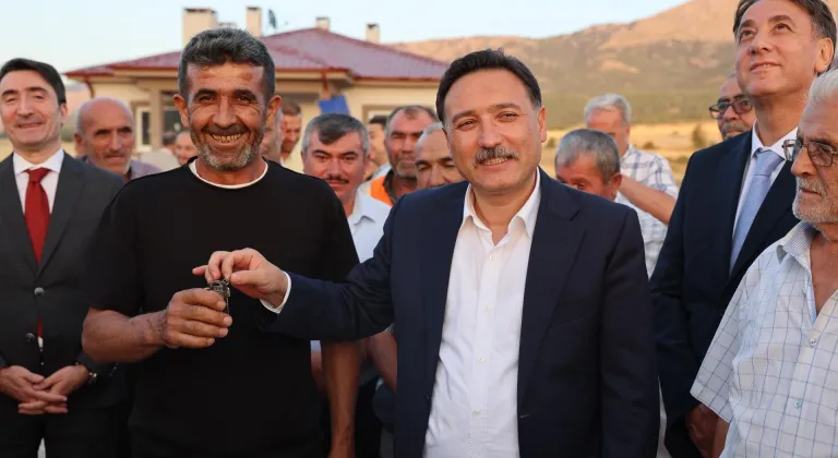 Kayseri'de depremzedeler için yapılan 15 konut teslim edildi