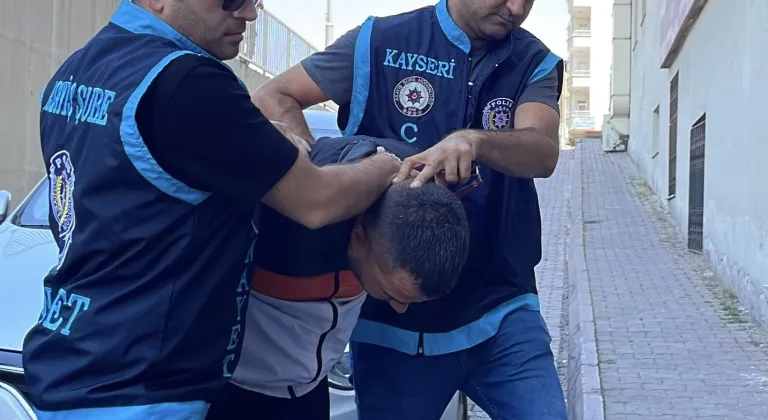 Kayseri'de tartıştığı kişiyi bıçakla öldüren zanlı tutuklandı
