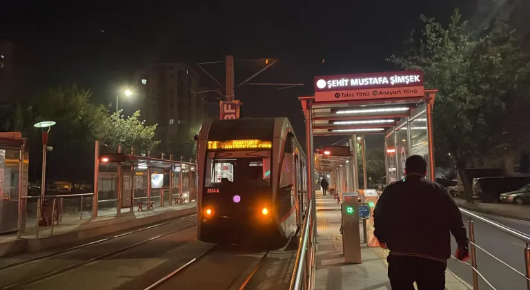 Kayseri'de tramvayın çarptığı yaya ağır yaralandı