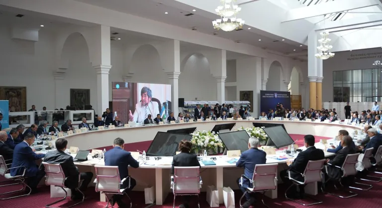 Kazakistan'da 1. Bakü Türkoloji Kurultayı'nın 100. yılı dolayısıyla düzenlenen sempozyum başladı