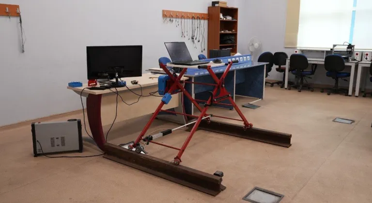 KBÜ'lü akademisyenden demiryollarında güvenliği güçlendiren iki yenilikçi sistem