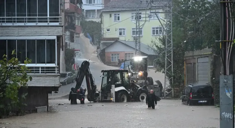 Kdz. Ereğli’de sağanak alarmı: Dereler taştı, ev ve iş yerlerini su bastı
